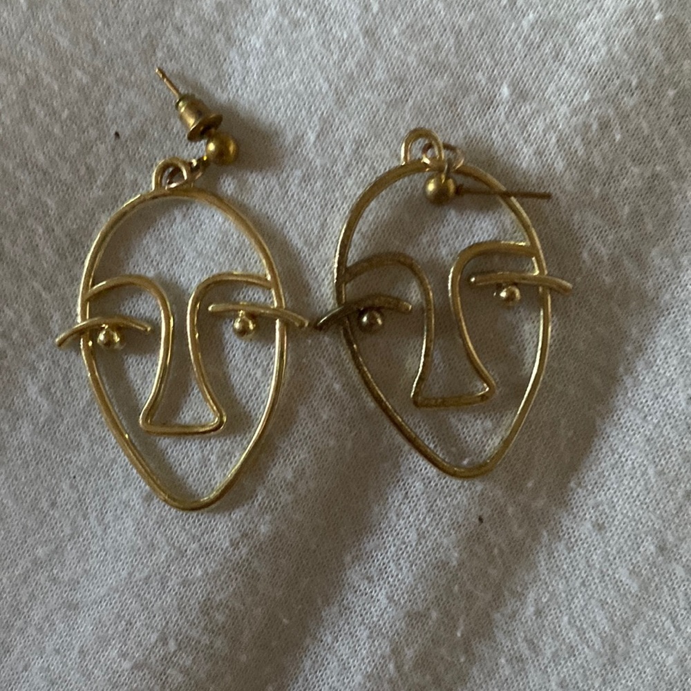 Ear rings